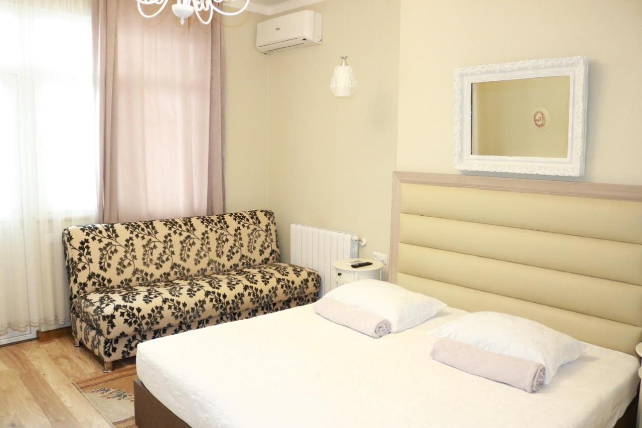 Luxors Garden Hotel Batumi Exterior photo