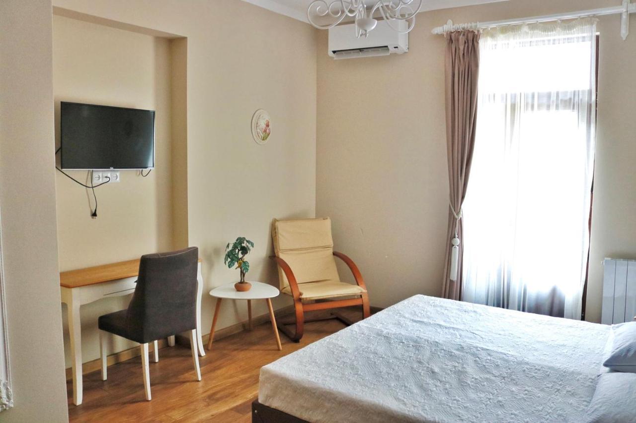 Luxors Garden Hotel Batumi Exterior photo