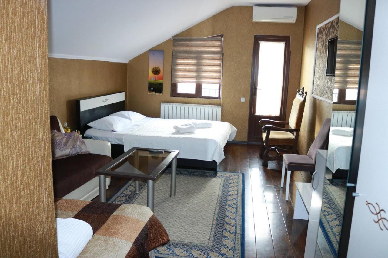 Luxors Garden Hotel Batumi Exterior photo